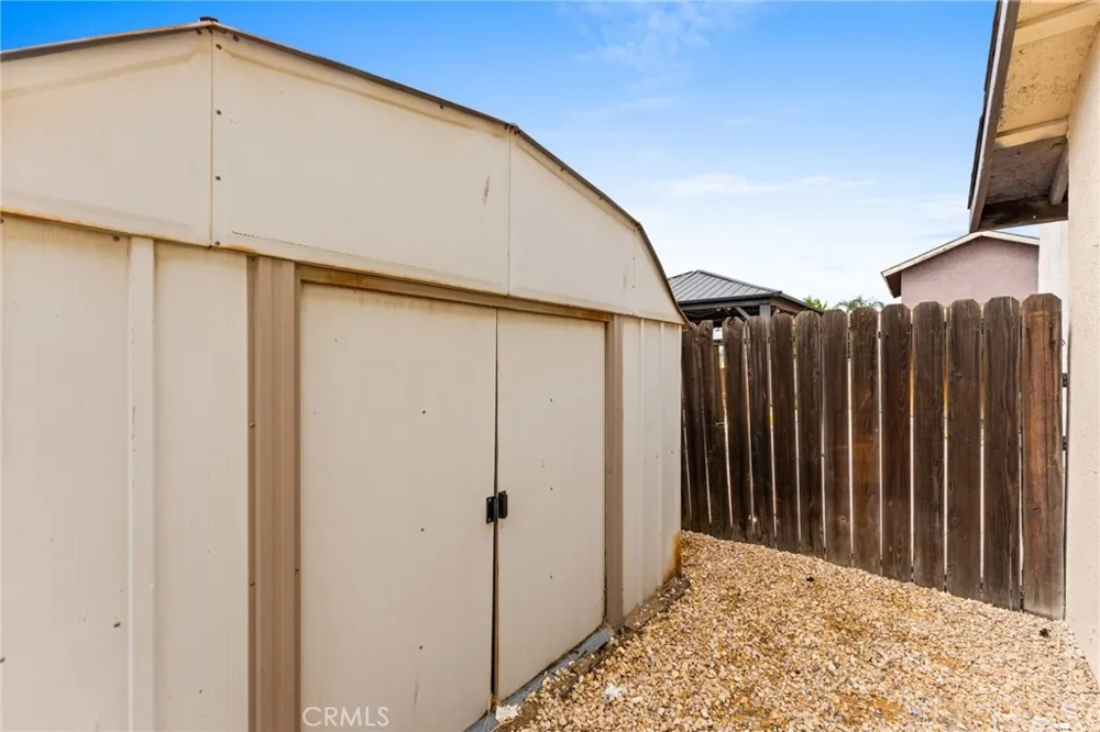 15797 Paine Fontana, CA 92336