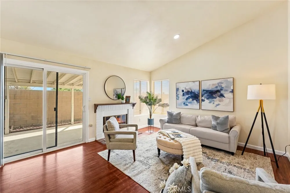 15797 Paine Fontana, CA 92336