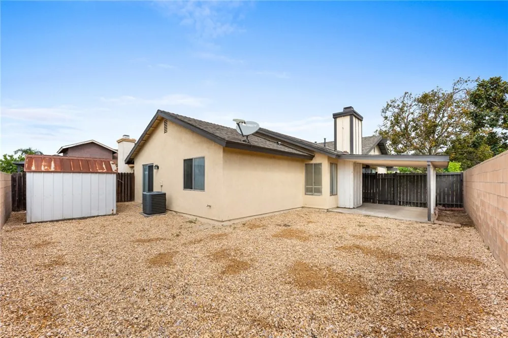 15797 Paine Fontana, CA 92336