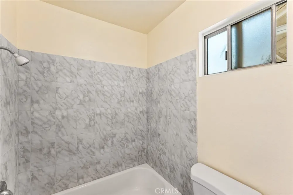 15797 Paine Fontana, CA 92336