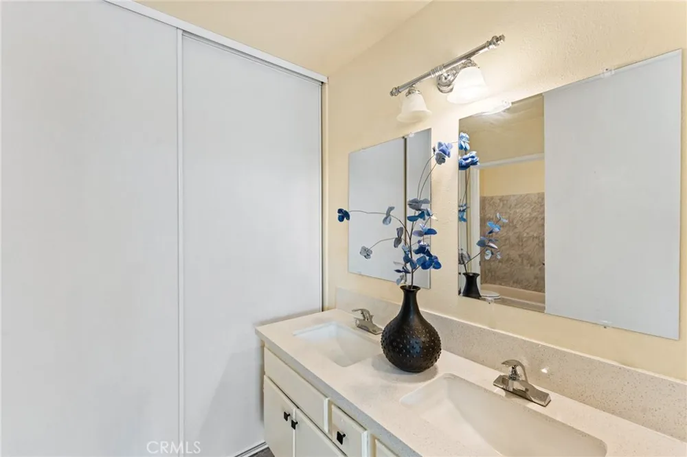 15797 Paine Fontana, CA 92336