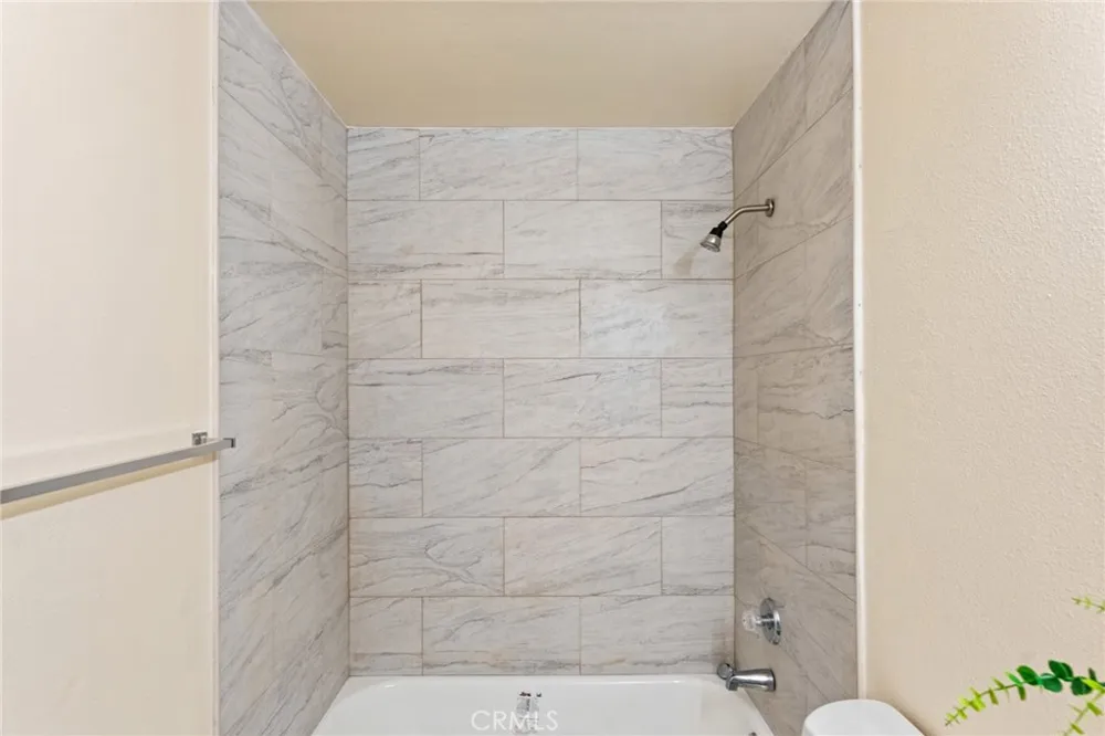 15797 Paine Fontana, CA 92336