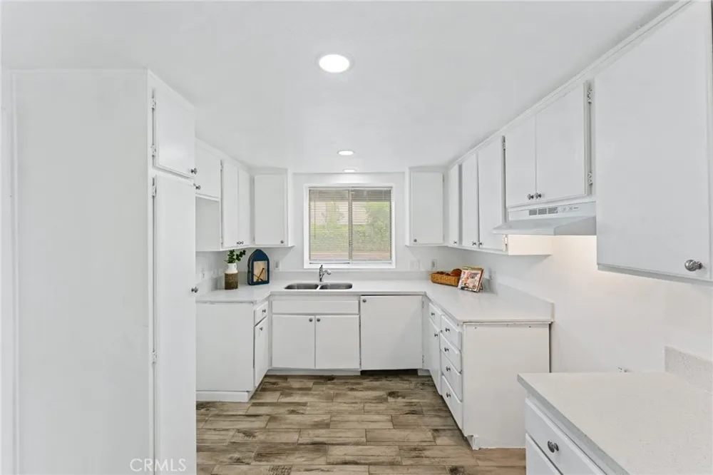 15797 Paine Fontana, CA 92336