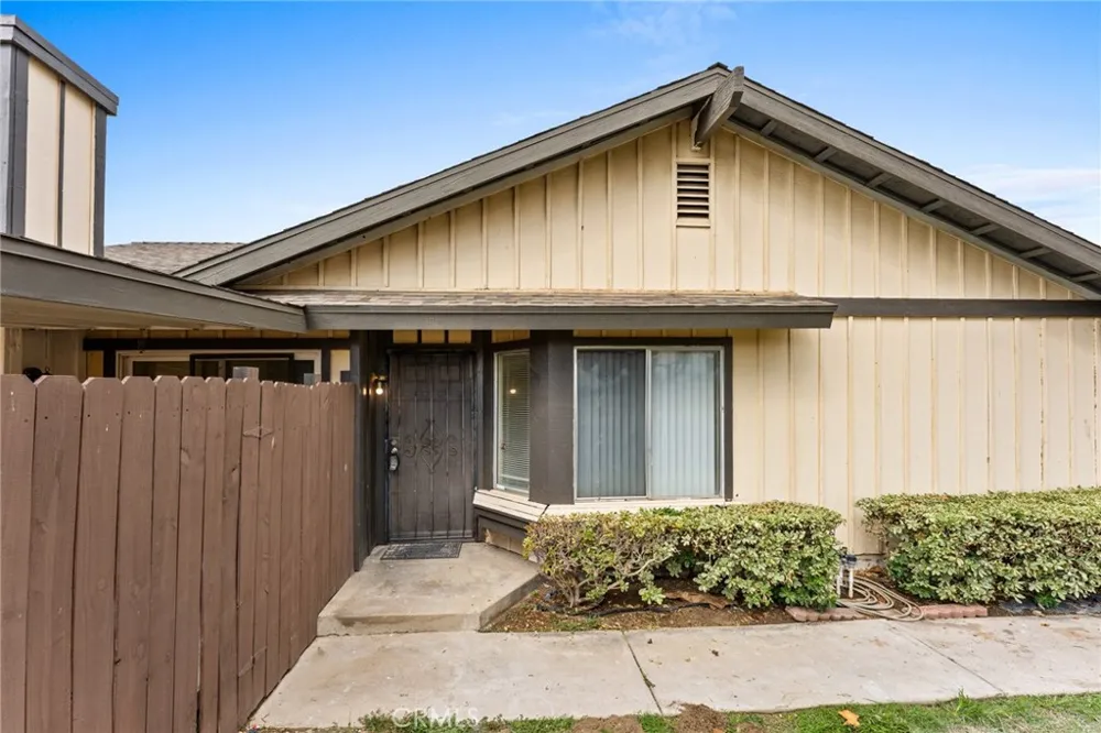 15797 Paine Fontana, CA 92336