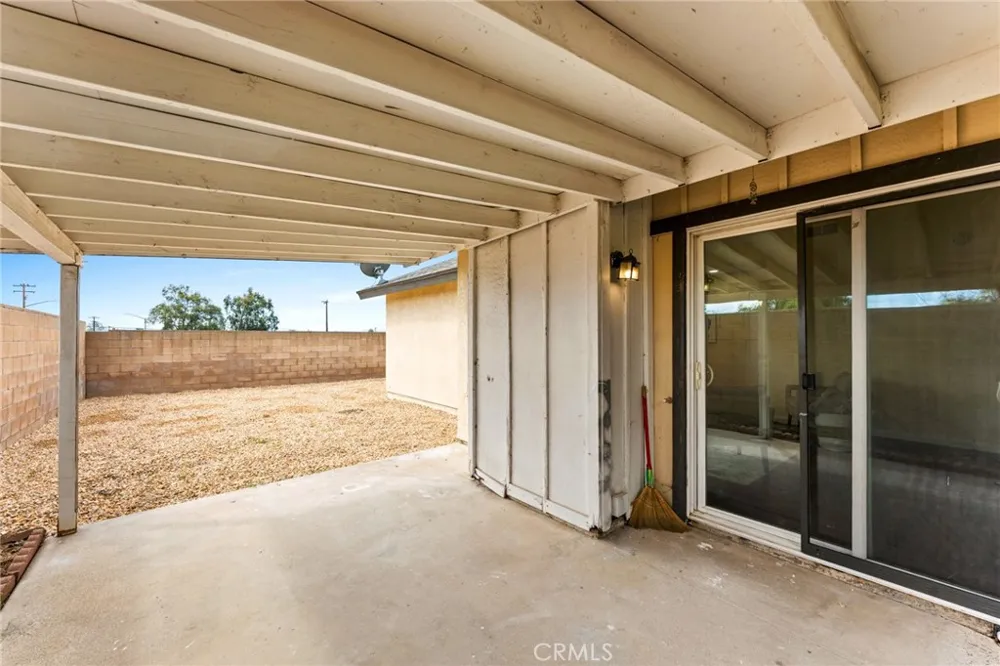 15797 Paine Fontana, CA 92336