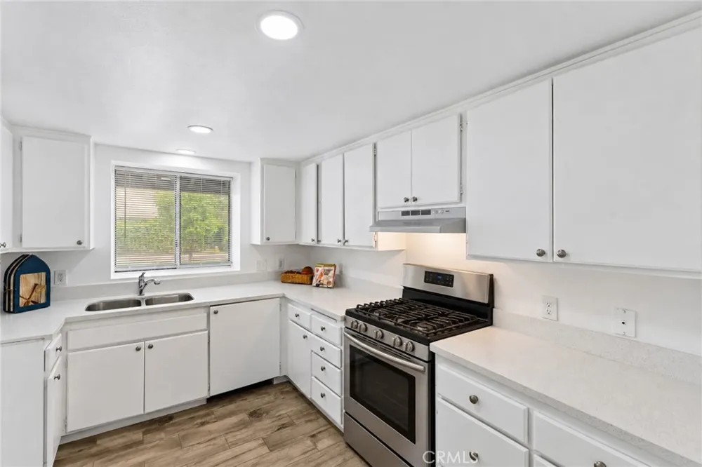 15797 Paine Fontana, CA 92336
