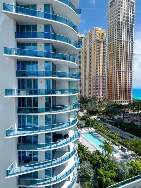 17550 Collins Ave #1003