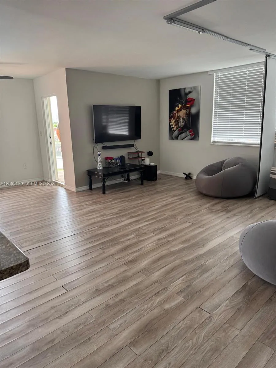 1301 NE Miami Gardens Dr #515W Miami, FL 33179