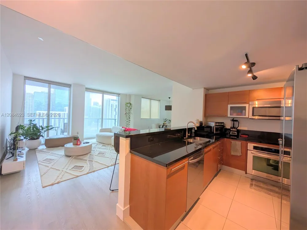 253 NE 2nd ST #3008 Miami, FL 33132