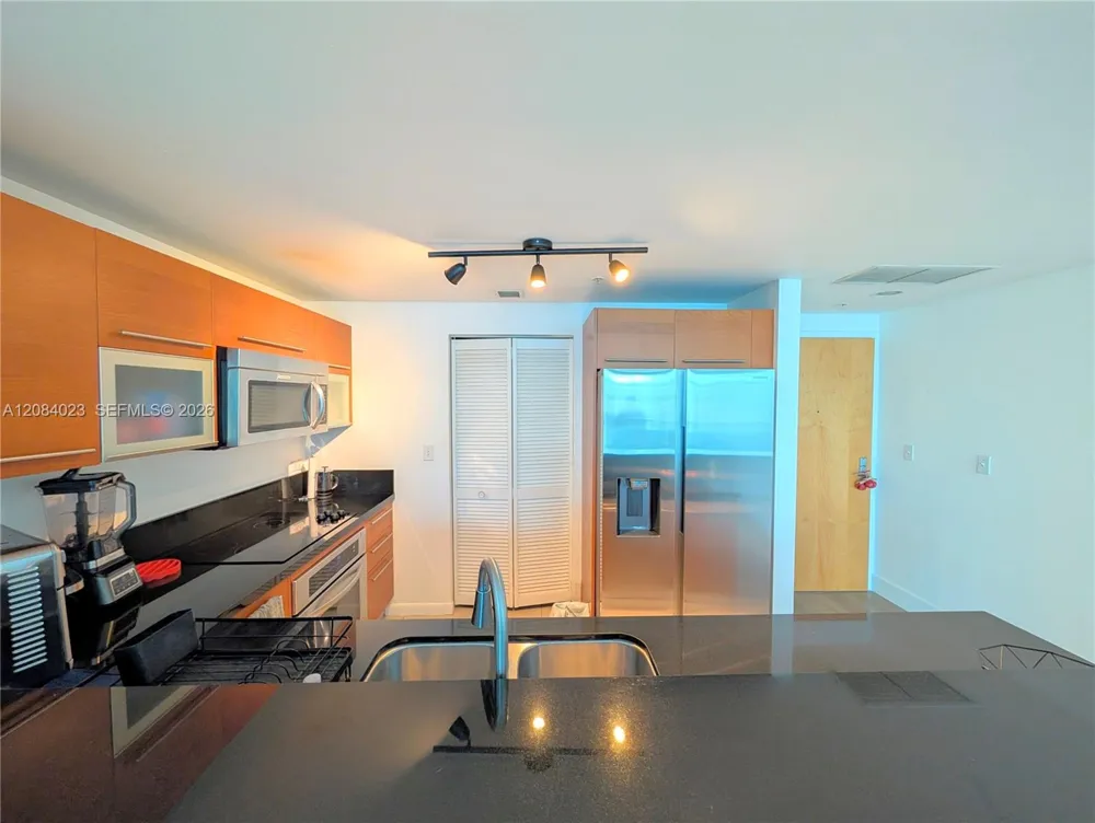 253 NE 2nd ST #3008 Miami, FL 33132
