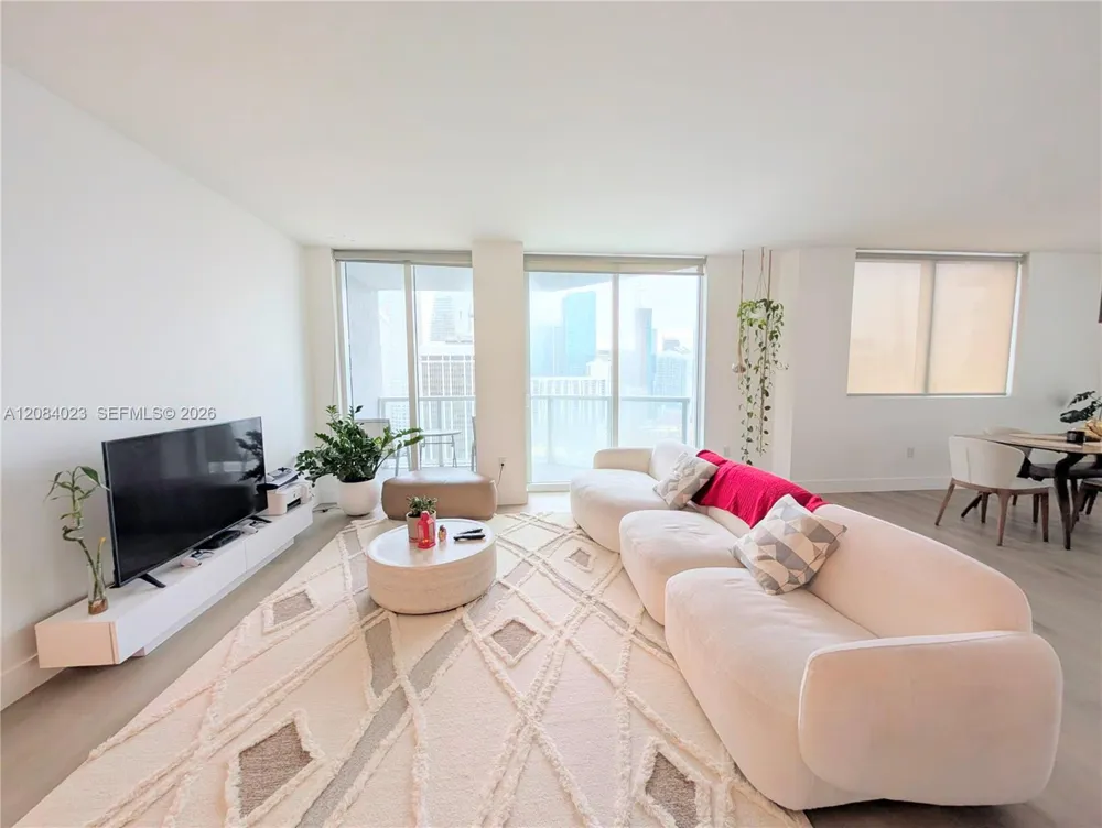 253 NE 2nd ST #3008 Miami, FL 33132