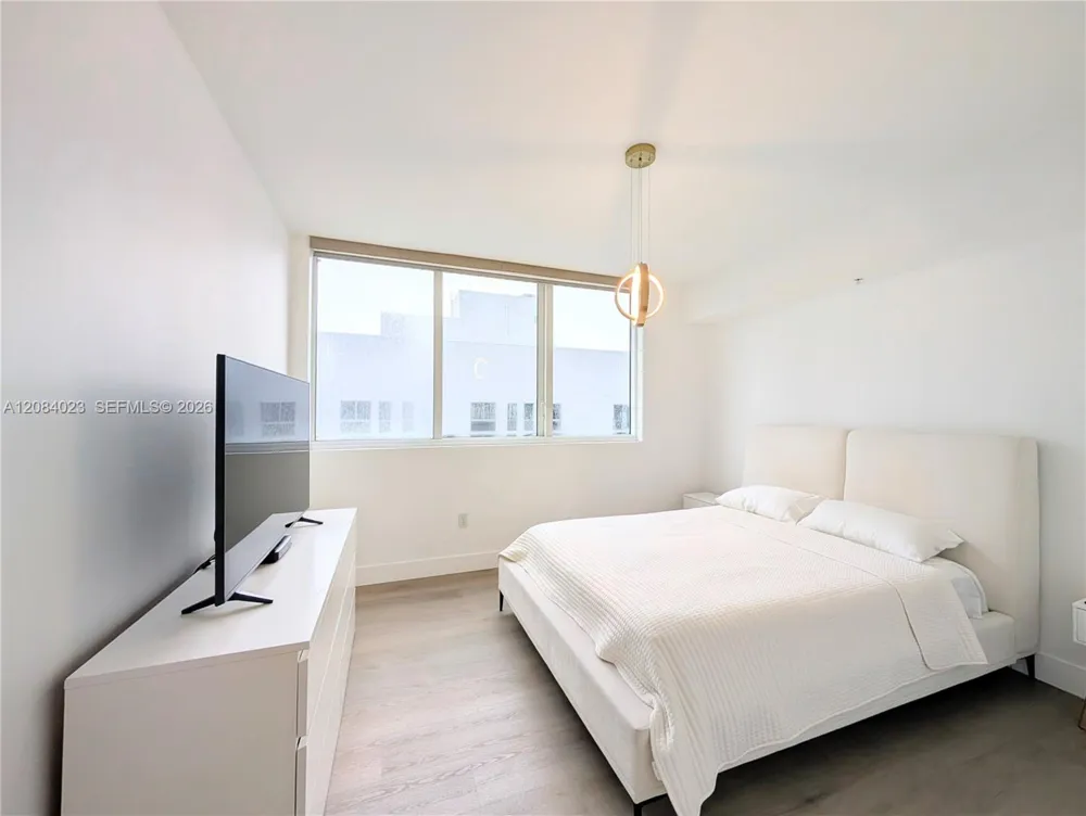 253 NE 2nd ST #3008 Miami, FL 33132