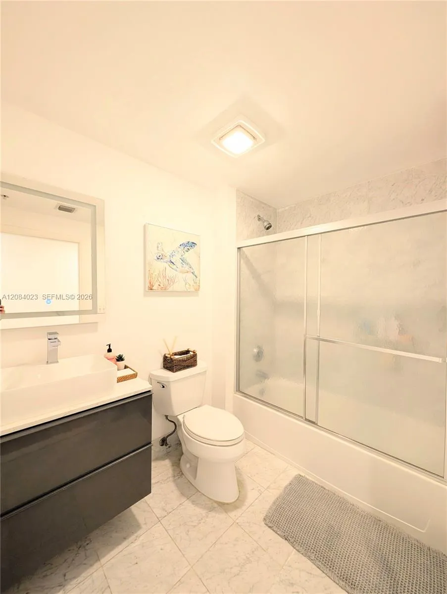 253 NE 2nd ST #3008 Miami, FL 33132