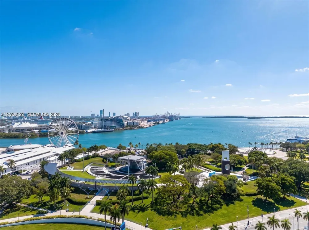 253 NE 2nd ST #3008 Miami, FL 33132