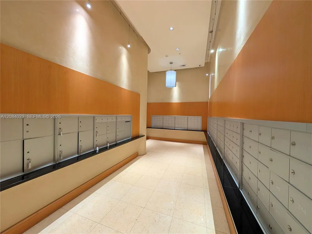 253 NE 2nd ST #3008 Miami, FL 33132