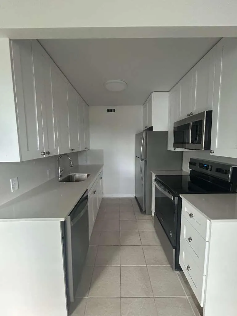 4119 Newport U Deerfield Beach, FL 33442