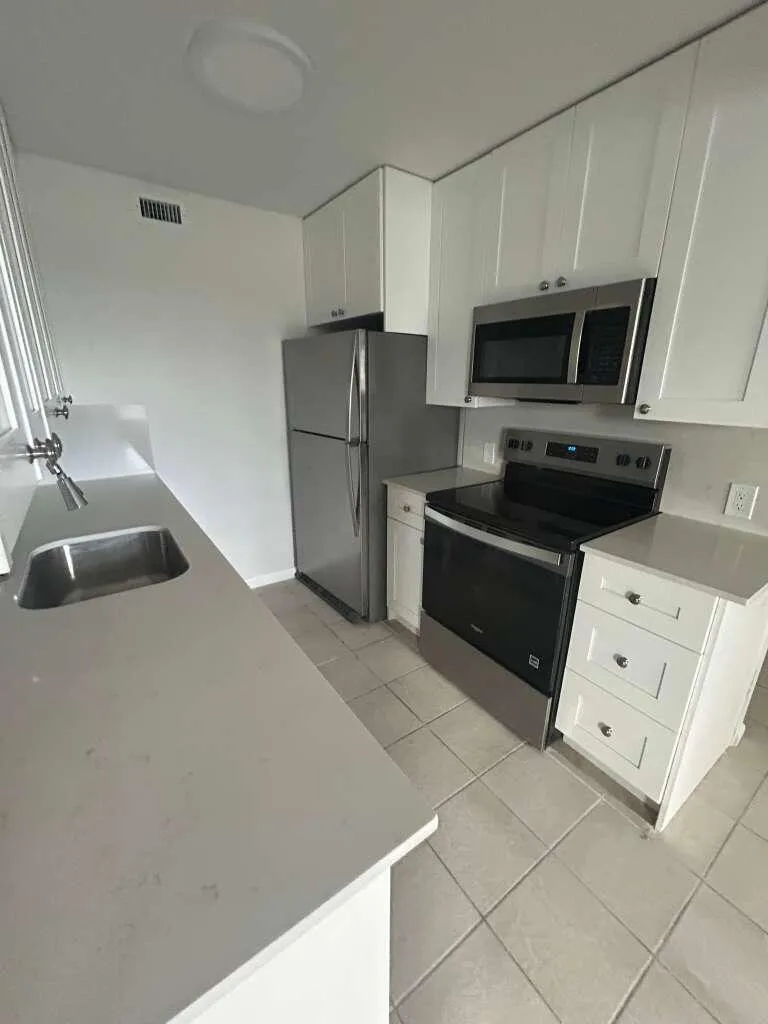 4119 Newport U Deerfield Beach, FL 33442