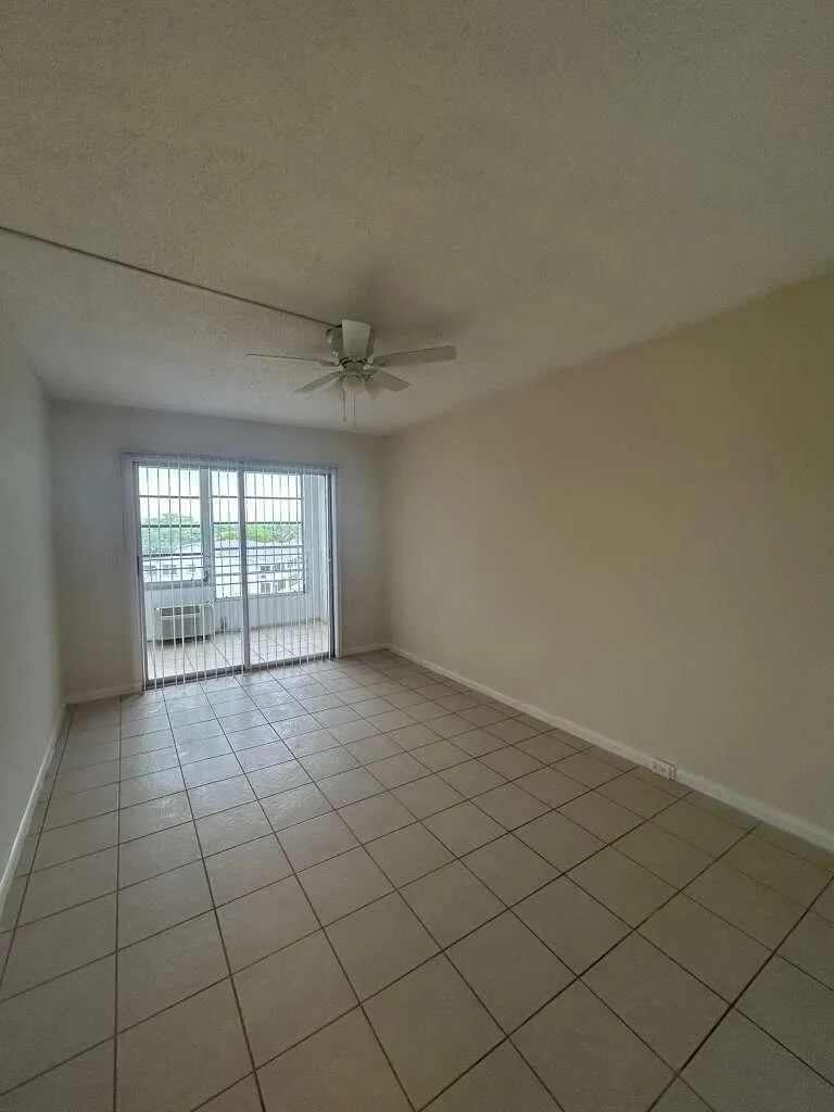 4119 Newport U Deerfield Beach, FL 33442