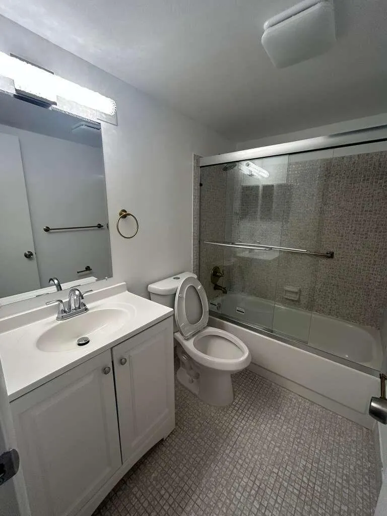4119 Newport U Deerfield Beach, FL 33442