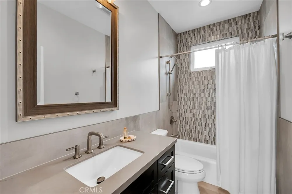 1776 Cable Street San Diego, CA 92107