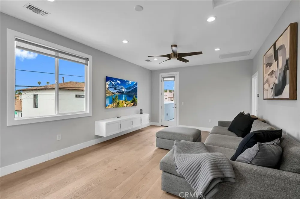1776 Cable Street San Diego, CA 92107