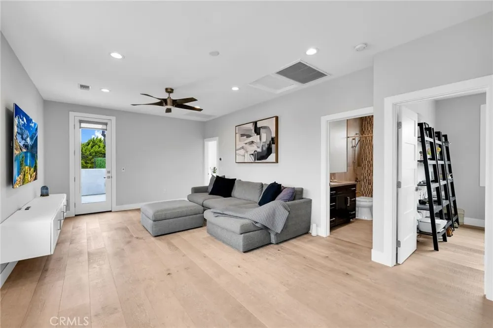 1776 Cable Street San Diego, CA 92107