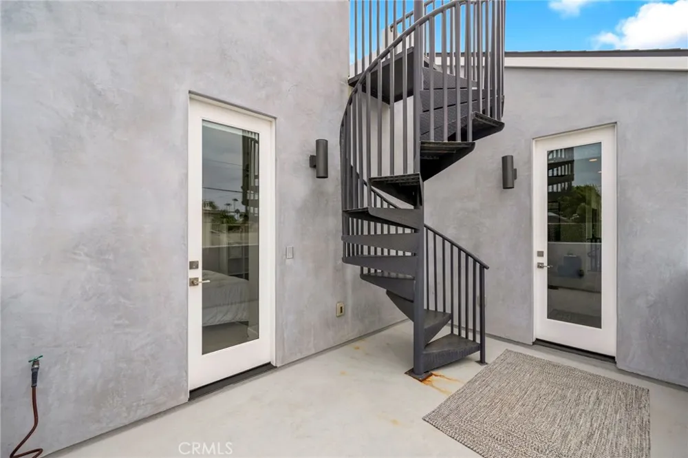 1776 Cable Street San Diego, CA 92107