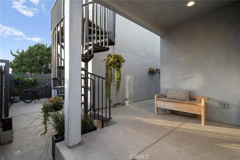 1776 Cable Street San Diego, CA 92107