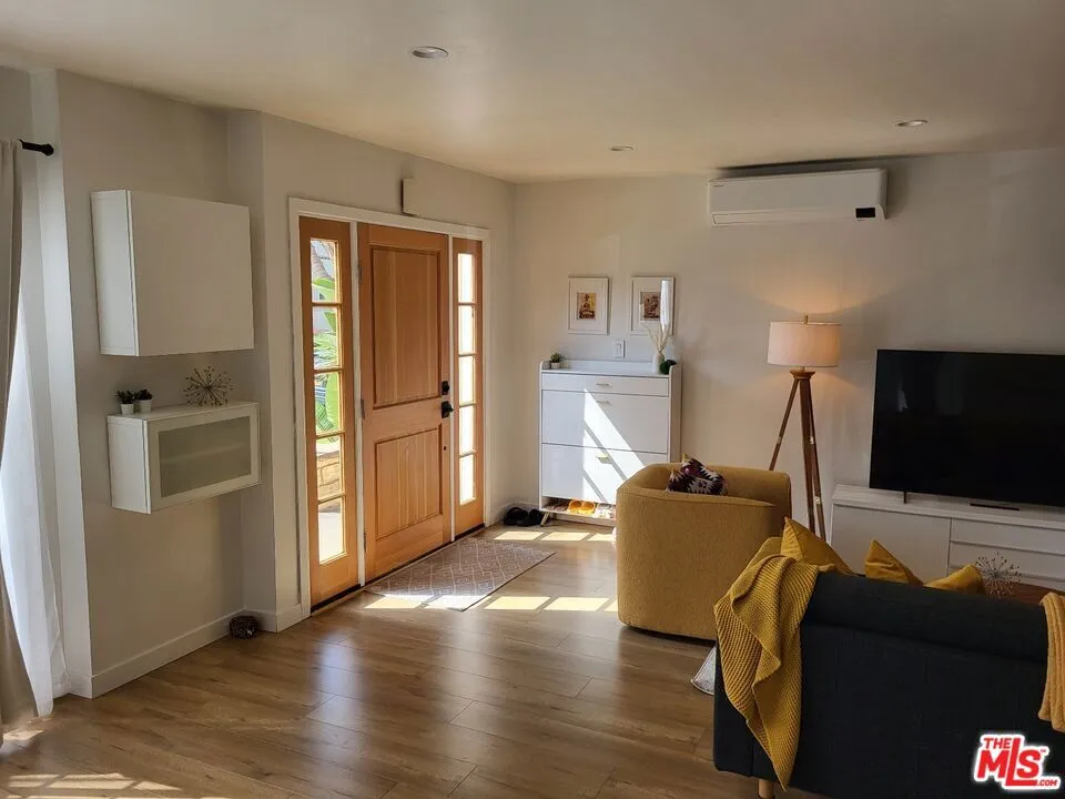 450 S Rexford Drive #1 Beverly Hills, CA 90212