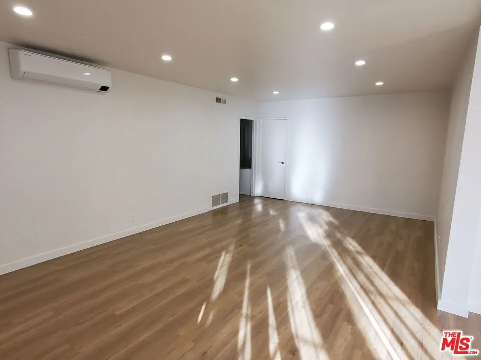 450 S Rexford Drive #1 Beverly Hills, CA 90212