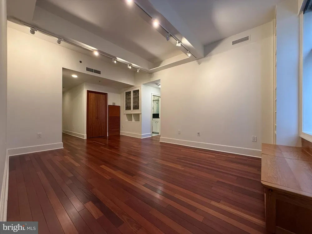 1500 CHESTNUT STREET #10F Philadelphia, PA 19102