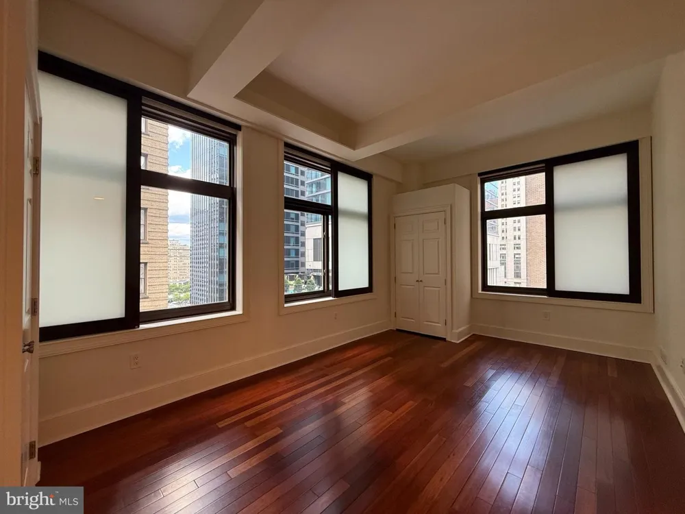 1500 CHESTNUT STREET #10F Philadelphia, PA 19102