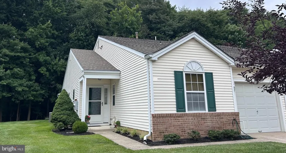 44 PEPPERGRASS DRIVE Mt Laurel, NJ 08054