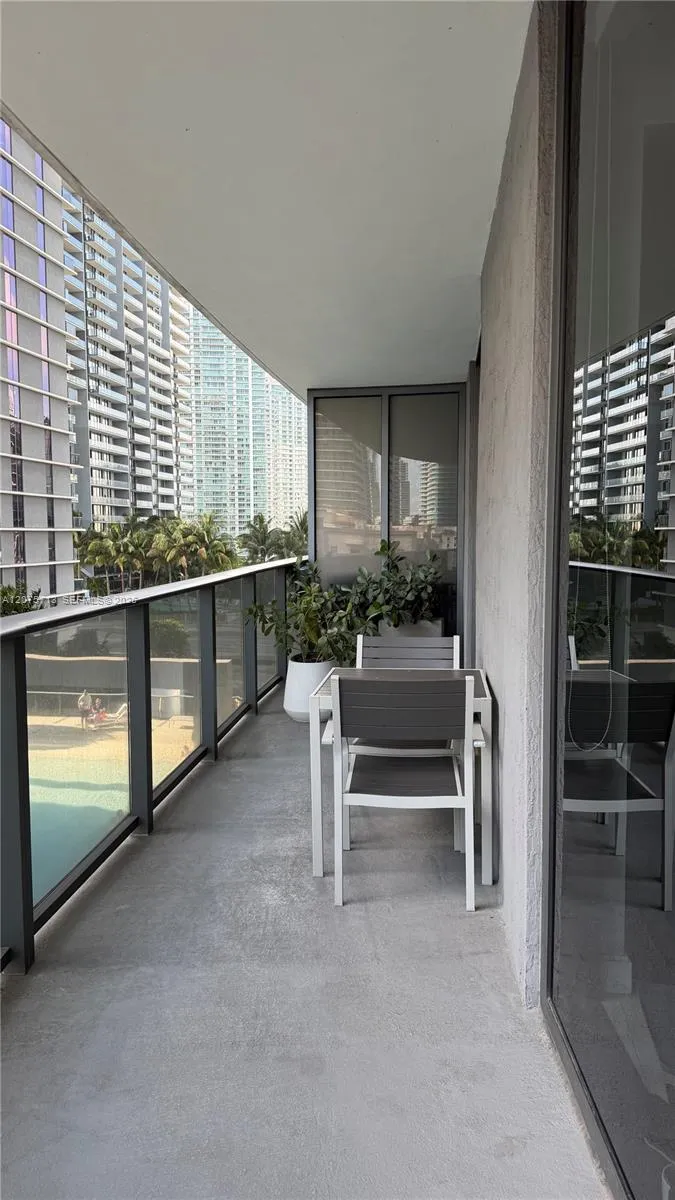 45 SW 9th St #1106 Miami, FL 33130