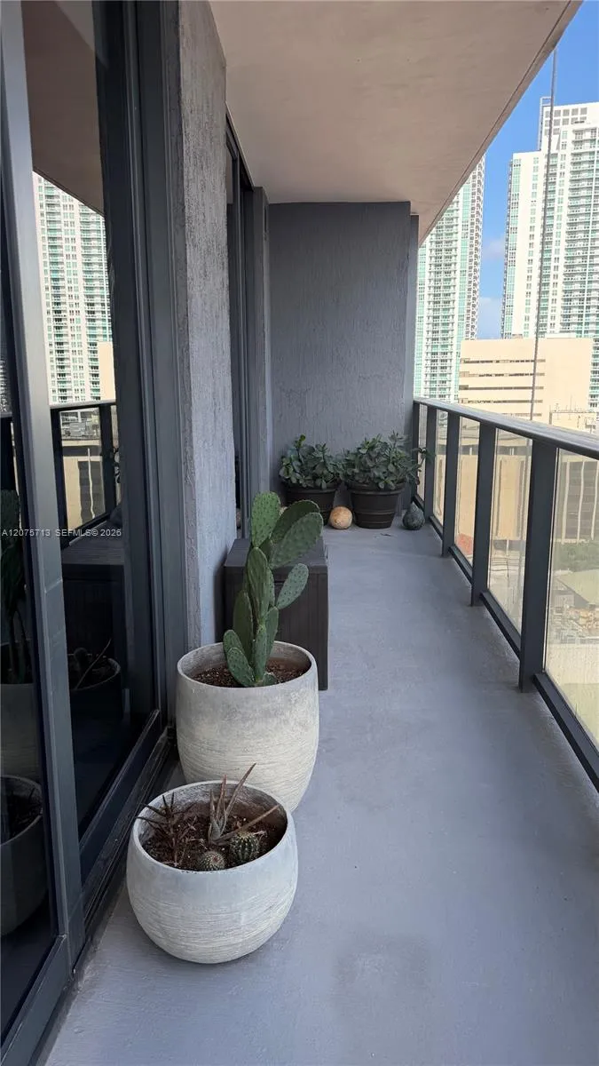 45 SW 9th St #1106 Miami, FL 33130