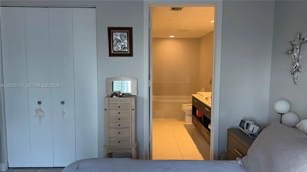 45 SW 9th St #1106 Miami, FL 33130