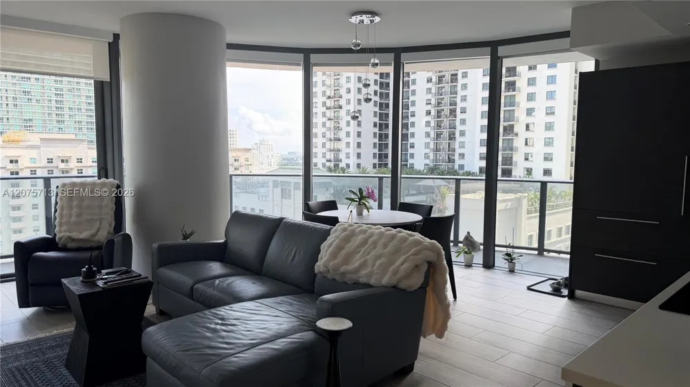 45 SW 9th St #1106 Miami, FL 33130