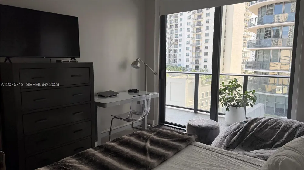 45 SW 9th St #1106 Miami, FL 33130