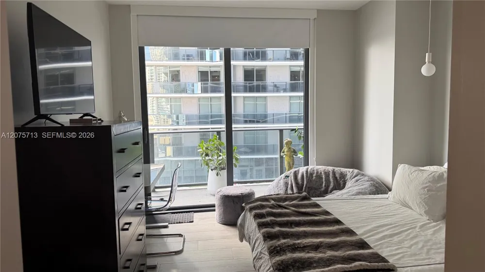 45 SW 9th St #1106 Miami, FL 33130