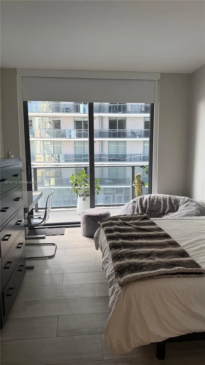 45 SW 9th St #1106 Miami, FL 33130