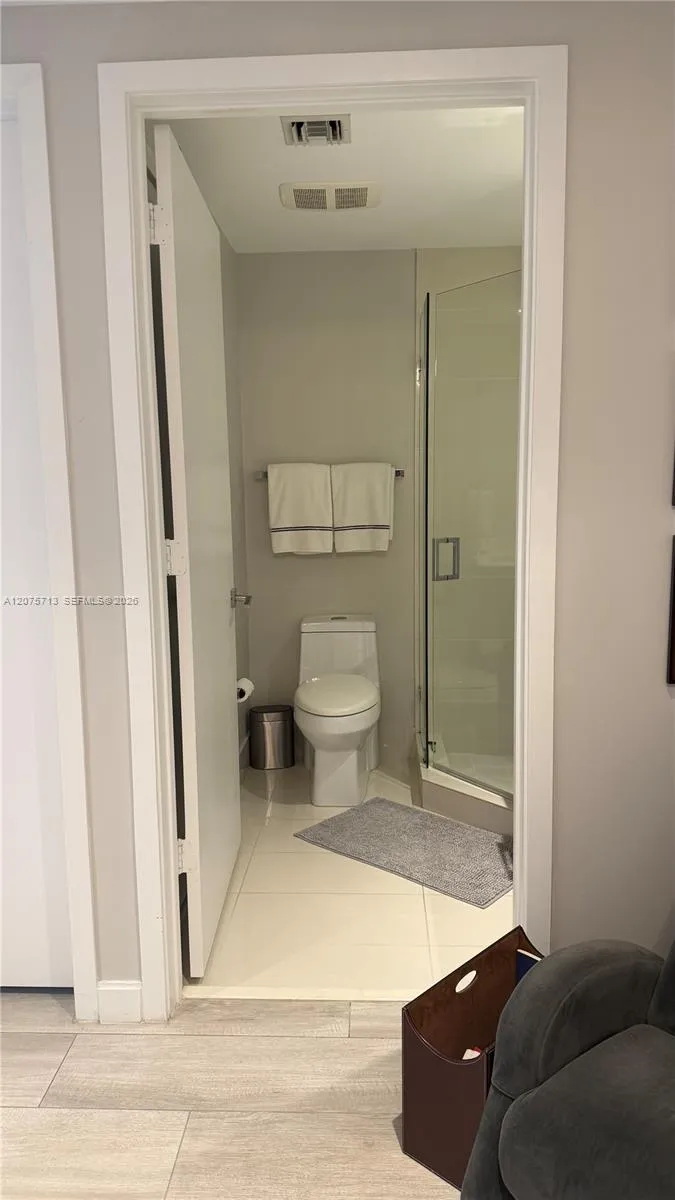 45 SW 9th St #1106 Miami, FL 33130
