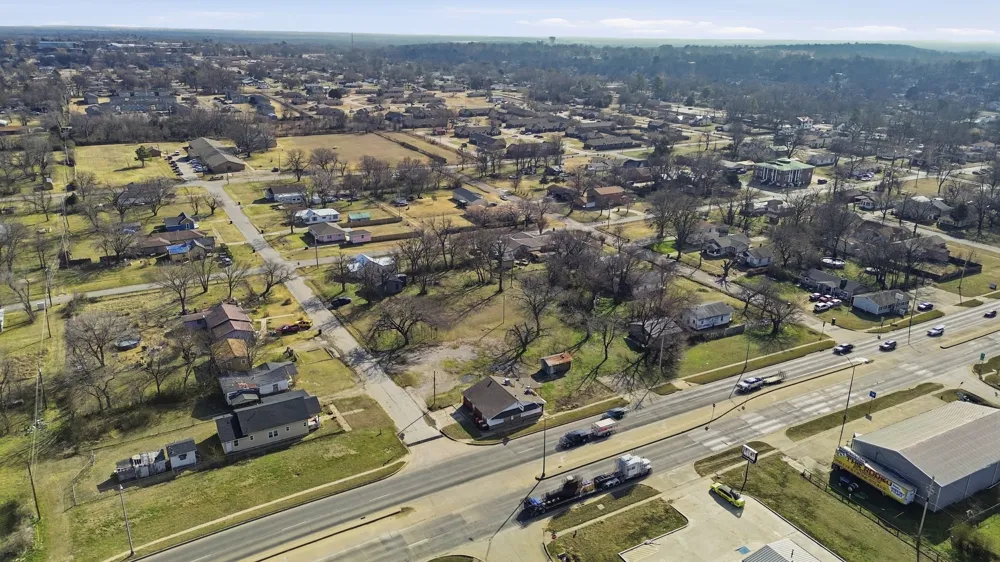 419 Wood Drive Okmulgee, OK 74447