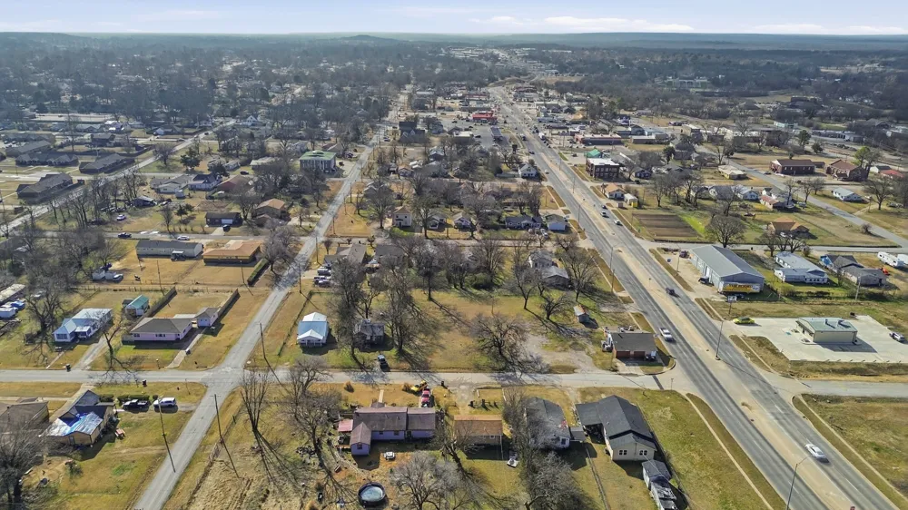 419 Wood Drive Okmulgee, OK 74447