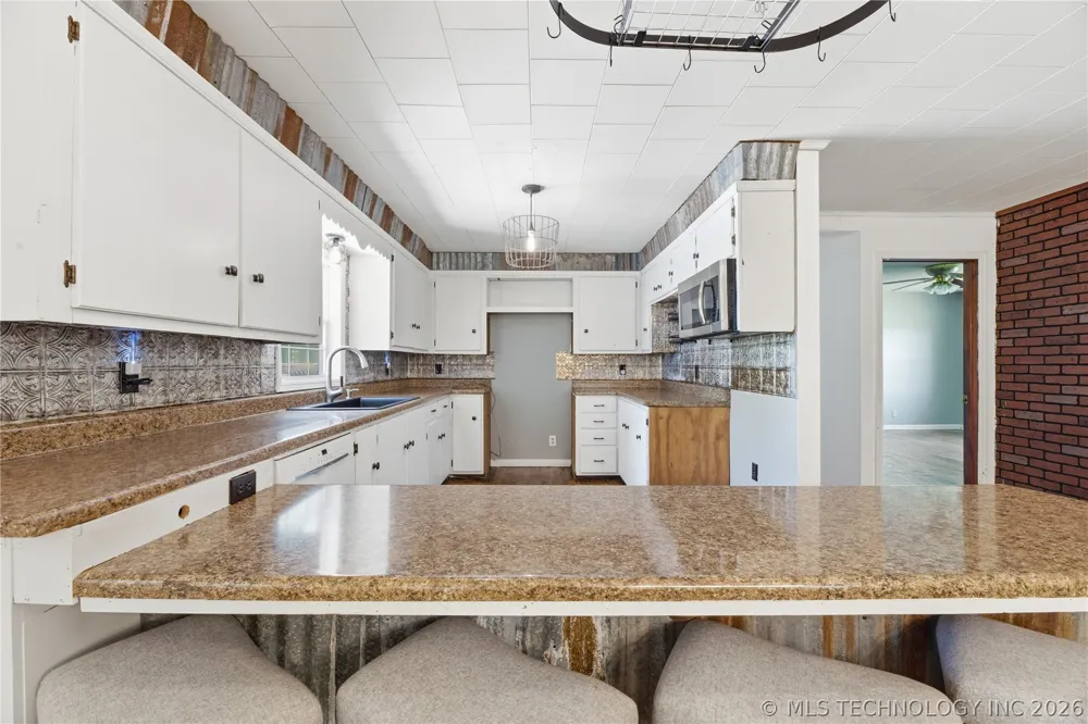 22701 Ns 421 Road Nowata, OK 74048