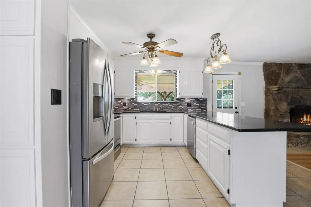 4298 Knob Road Springtown, TX 76082