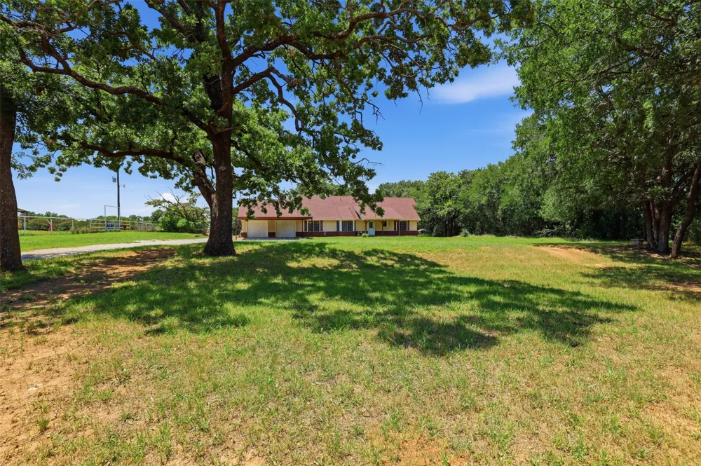 4298 Knob Road Springtown, TX 76082