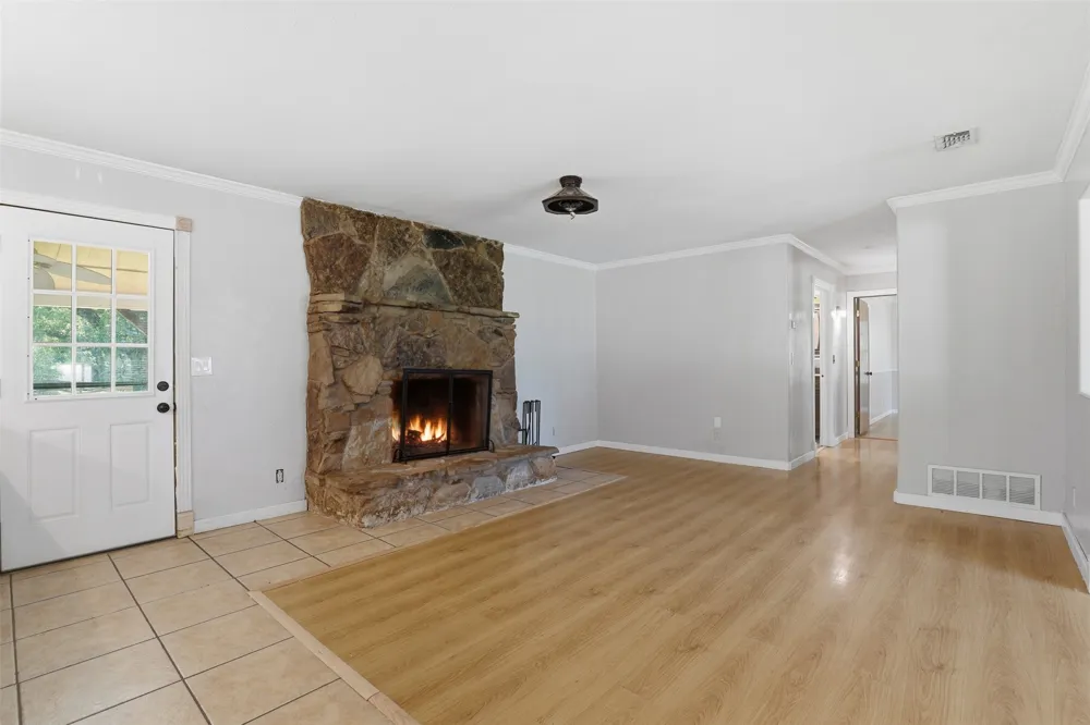 4298 Knob Road Springtown, TX 76082