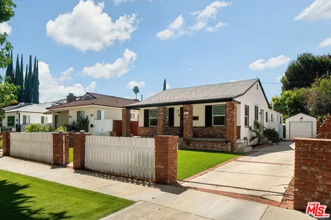 5053 Enfield Avenue