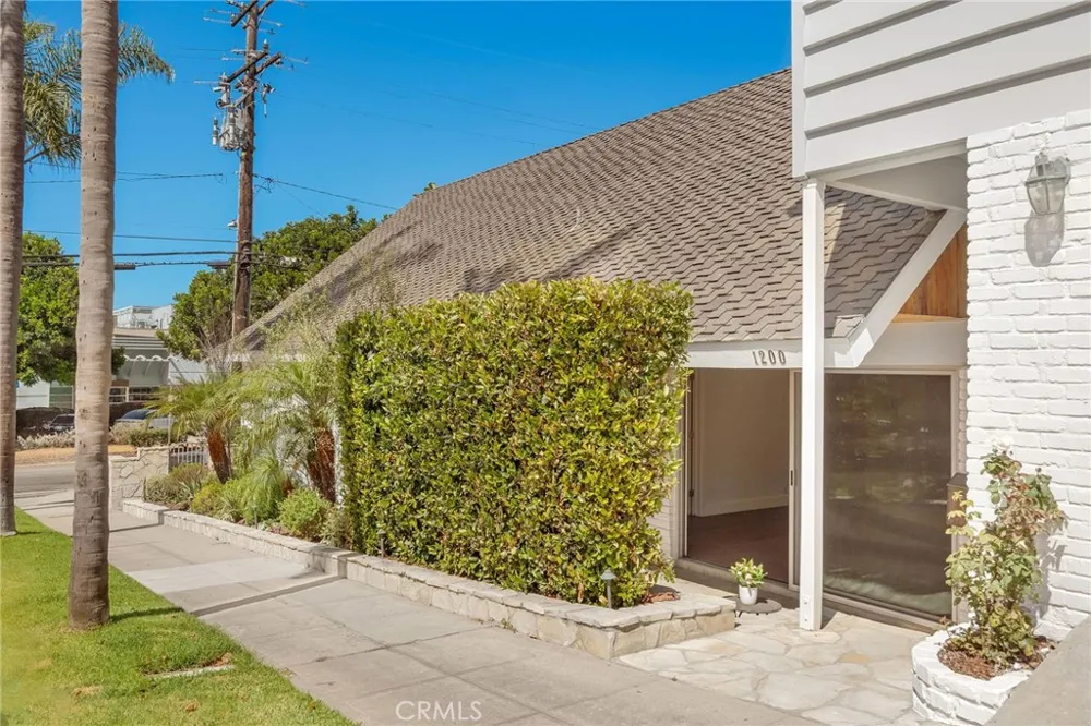 1200 Ardmore Avenue Manhattan Beach, CA 90266