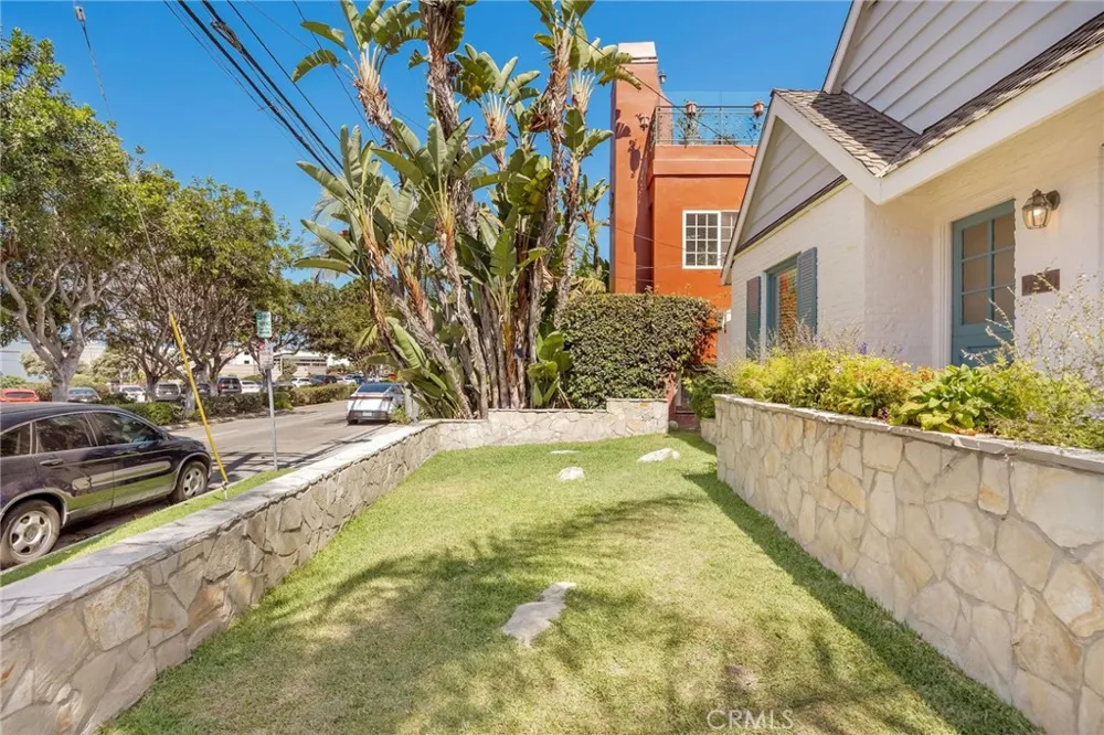 1200 Ardmore Avenue Manhattan Beach, CA 90266